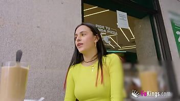 Play Posh Colombian babe shows us her favorite places in Madrid and gets fucked