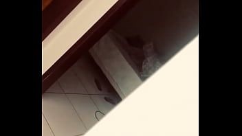Play Esposa achando que estava só em casa batendo sirirca