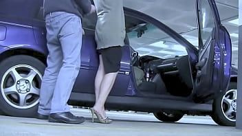 Play Dei uma rapidinha com um colega do trabalho no estacionamento do shopping e meu marido babaca nunca vai ficar sabendo do chifre