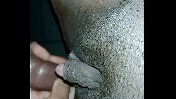 Play Tirei a camisinha na greluda gordinha morena novinha