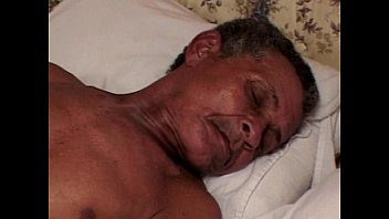 Play Old man getting some fat pussy