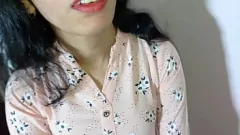 Play Cheating Indian Wife Has Passionate Sex with Landlord