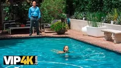 Play Sydney Cole gets fucked by stepdaddy in outdoor step fantasy