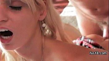 Play 18 year old cutie making a porn