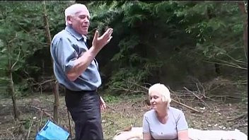 Play Sexy babe joins old couple