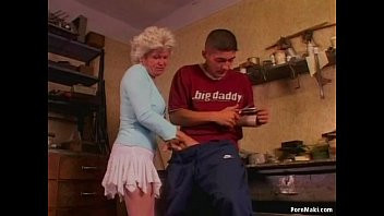 Play Hot grandma Effie loves anal
