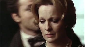 Play Vintage wife 1975