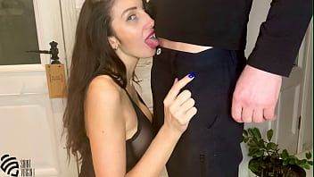 Play Hard fucked in the mouth of a beautiful MILF