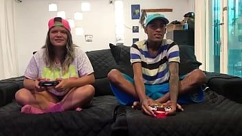 Play I invited my friend to play PS5 and ended up fucking her pussy. Paty Butt. (Full No Red). Instagram @toydoator