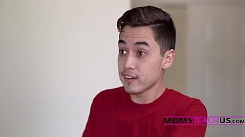 Play Big Tits step Mom Gets A Day Massage From Stepson