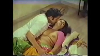 Play Telugu 36 yrs old married housewife aunty fucked by her illegal lover porn video - 2014, November, 23rd.